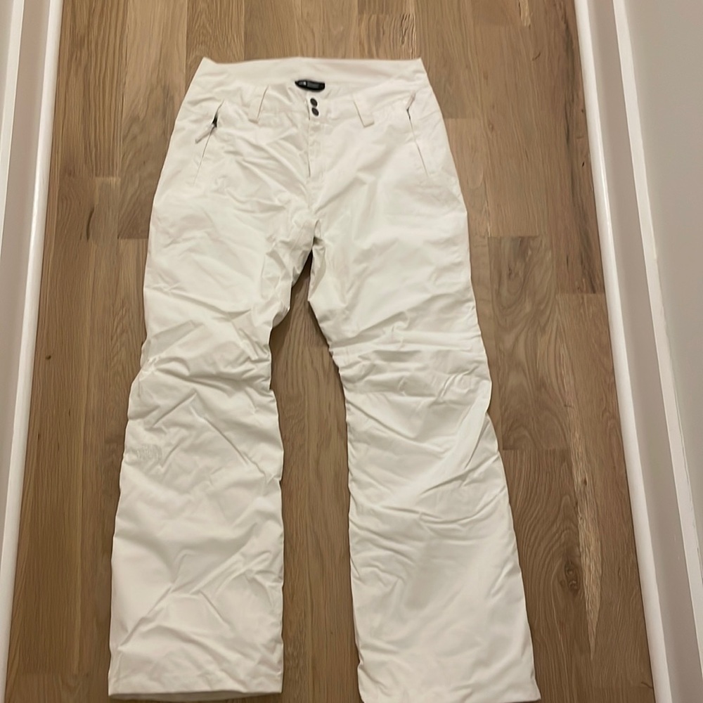 Womens north face ski pants. Size medium, never worn, without tags